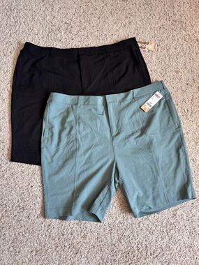 Bundle of 2 men’s Casual Shorts size XXL in black and robin slate colors